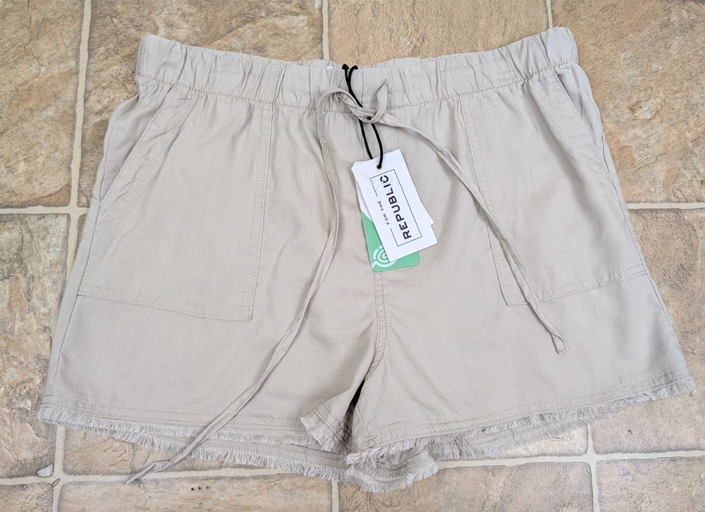 New For The Republic sz L Shorts elastic waist raw hems pull on khaki 2685